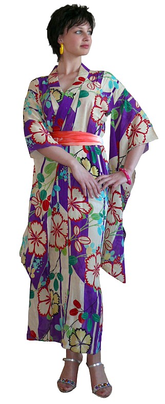 японское традиционное кимоно, шелк.