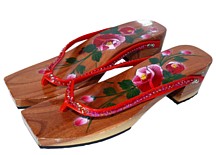 японская древянная женская обувь